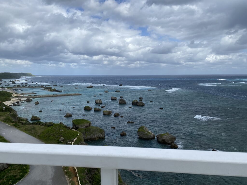 平安名埼灯台から見た風景